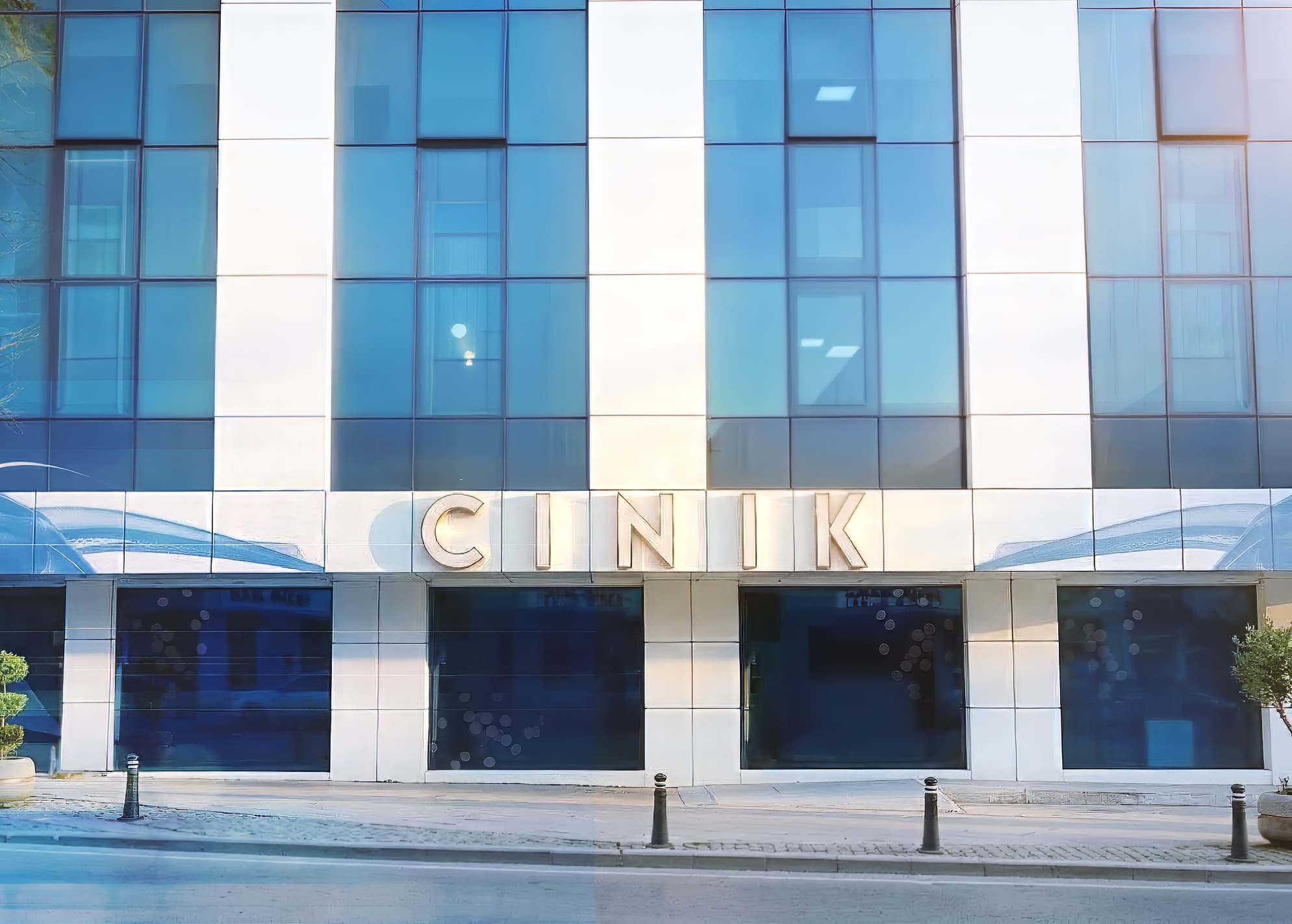 Cinik Polikliniği binası