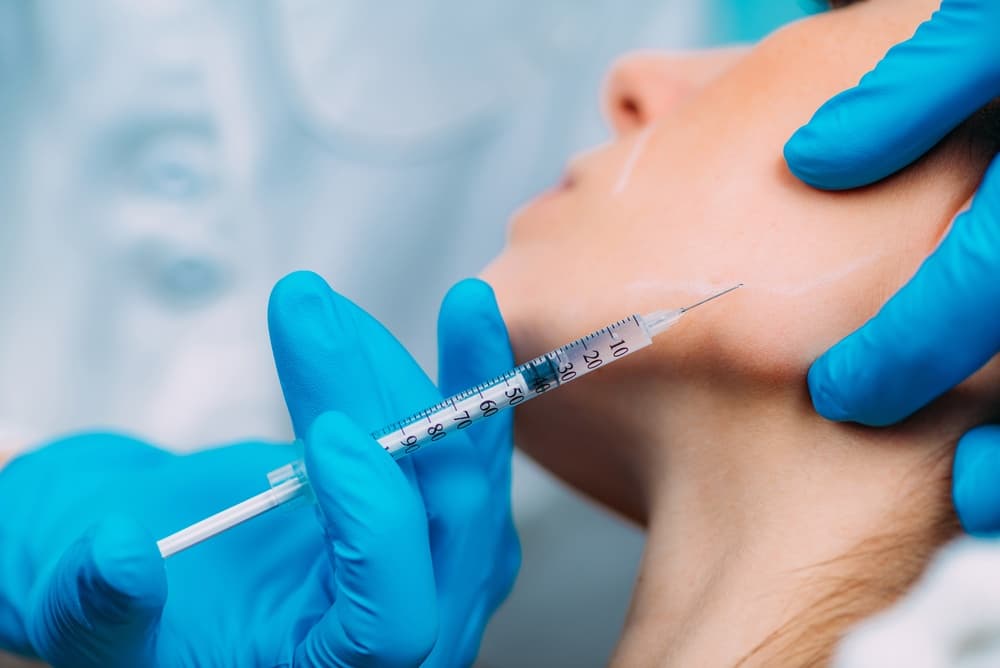 Jawline Dolgusu ile Daha Belirgin Bir Çene Hattı Mümkün mü?