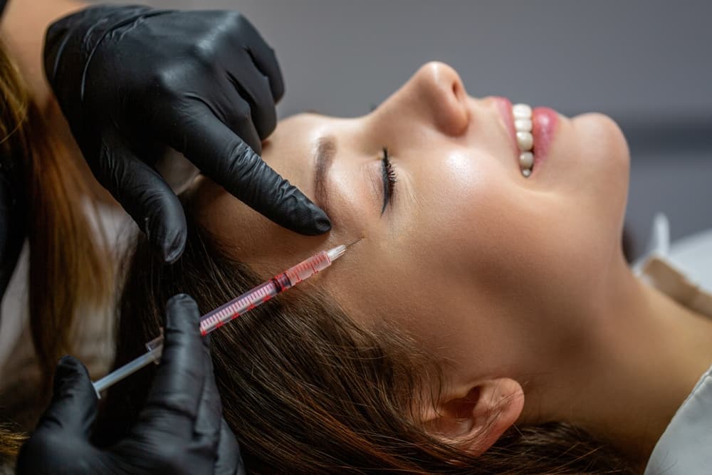 Dolgu mu Botox mu? Hangi Tedavi Sizin İçin Daha Uygun?